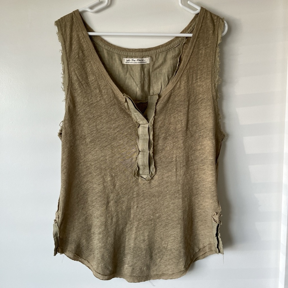 (SOLD) We the Free Women’s Tan Sleeveless Top